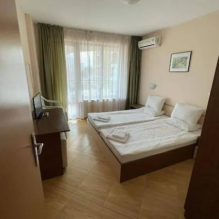 2 Bedroom Apartment In Central Sunny Beach Pool *