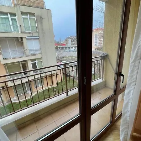 2 Bedroom Apartment In Central Sunny Beach Pool Apartament